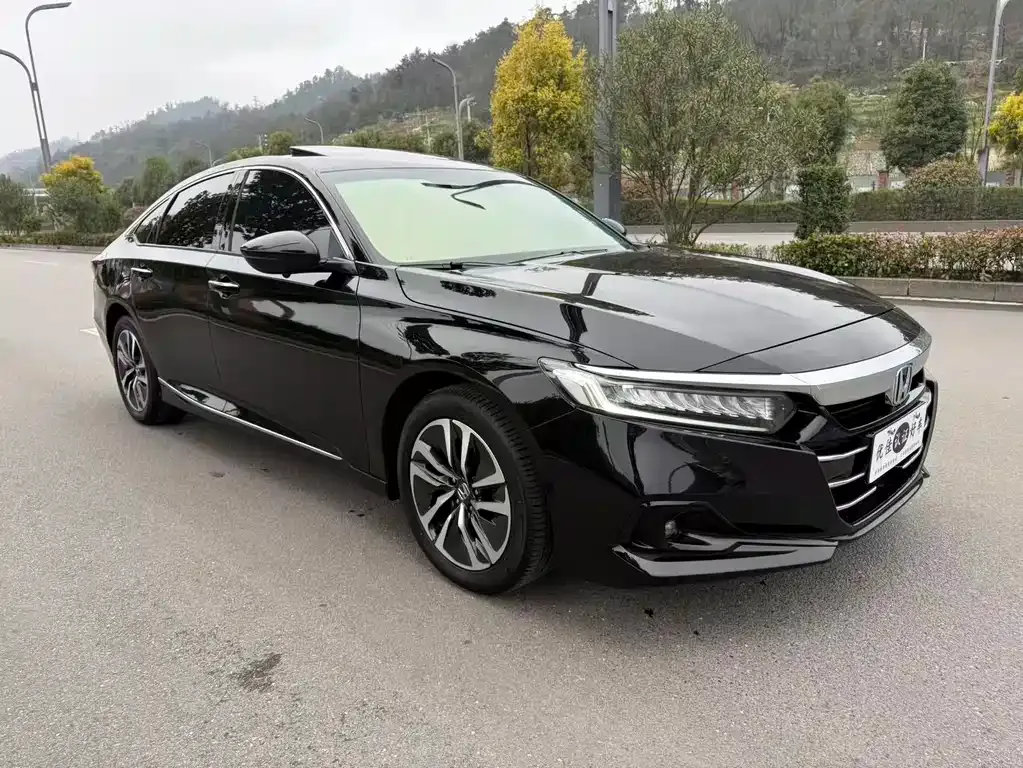 Honda Accord — фото 8