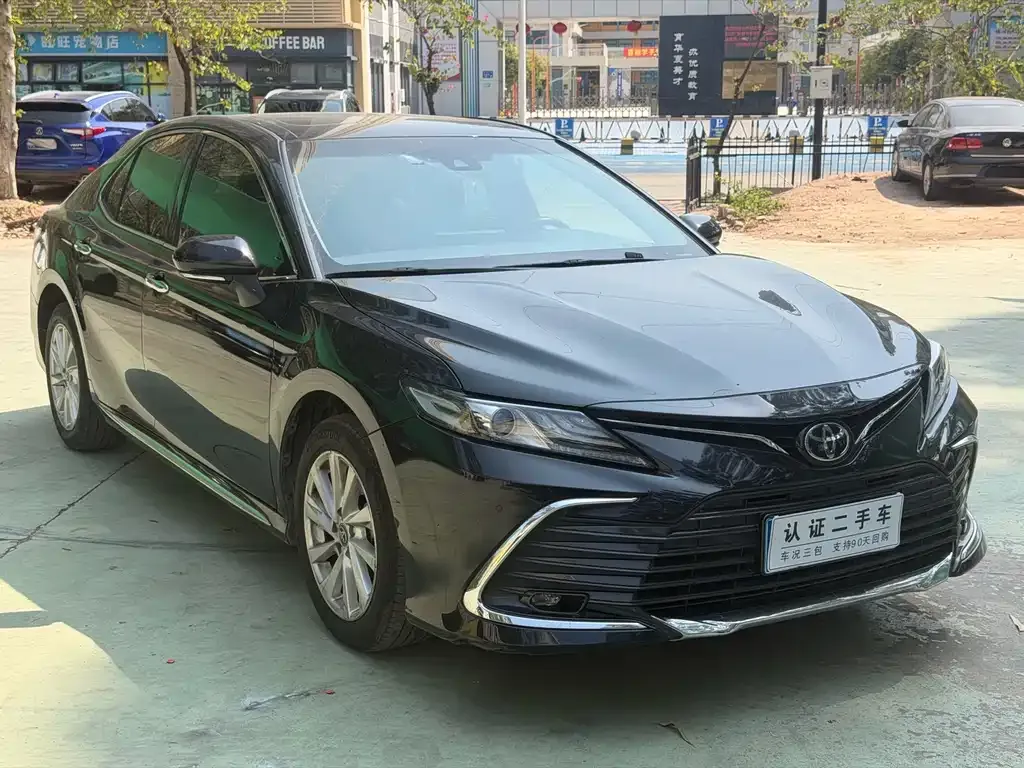 Toyota Camry — фото 6
