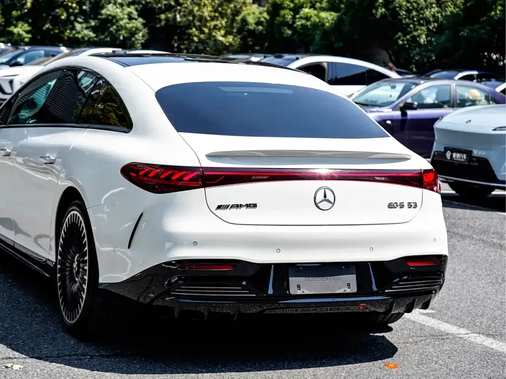 Mercedes-Benz EQS AMG — фото 5