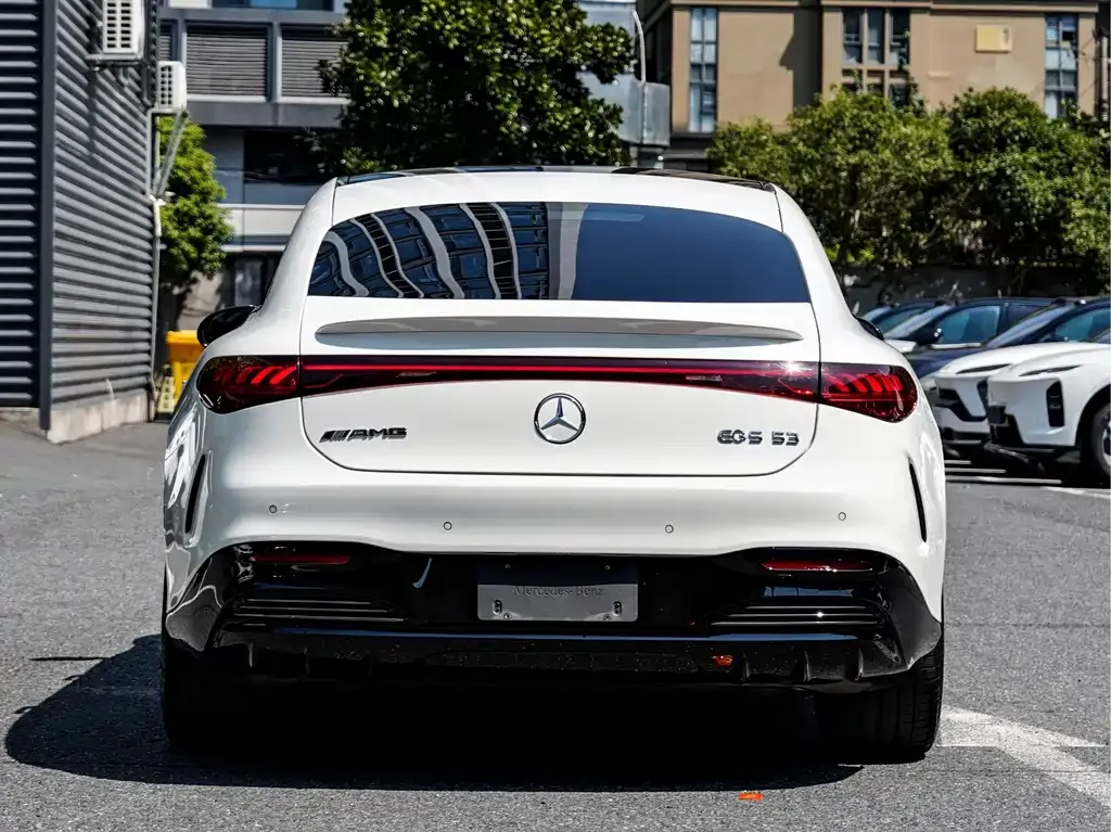 Mercedes-Benz EQS AMG — фото 4
