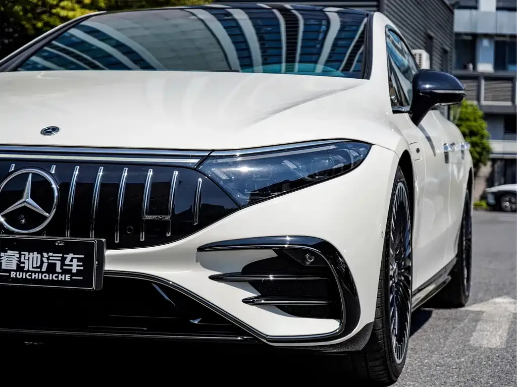 Mercedes-Benz EQS AMG — фото 3