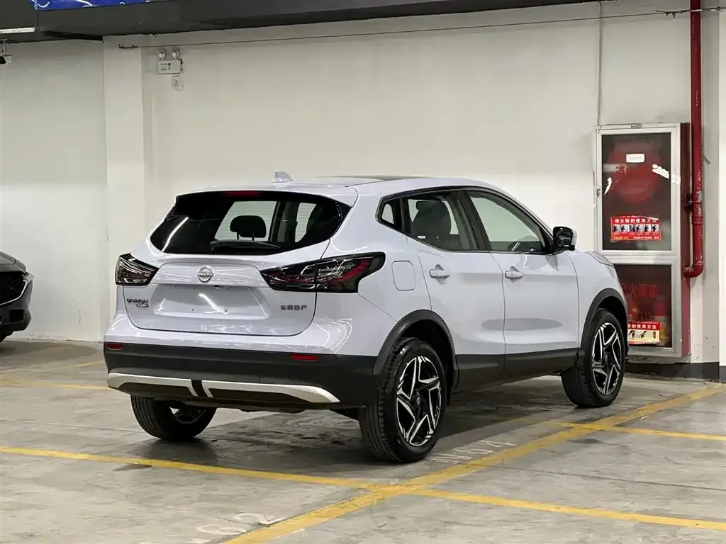 Nissan Qashqai — фото 8