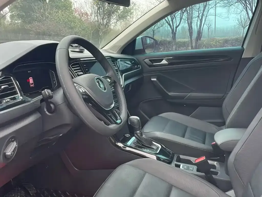 Volkswagen T-Roc 2022 из CN, фото 2