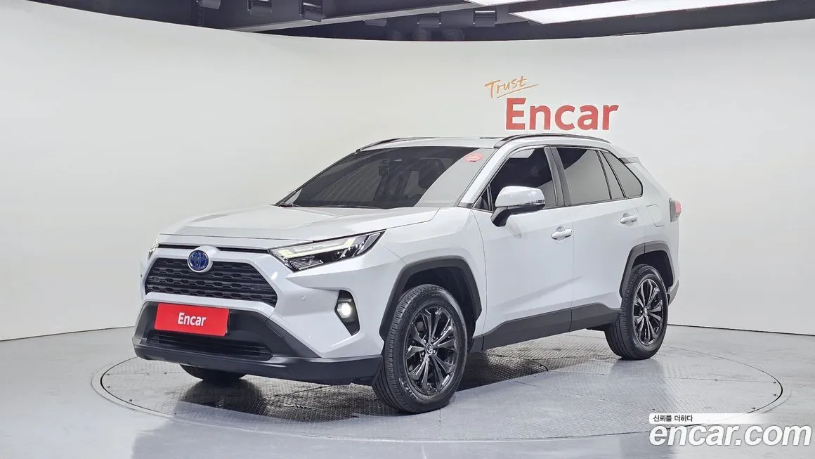 Toyota RAV4 2023 из KR, фото 1