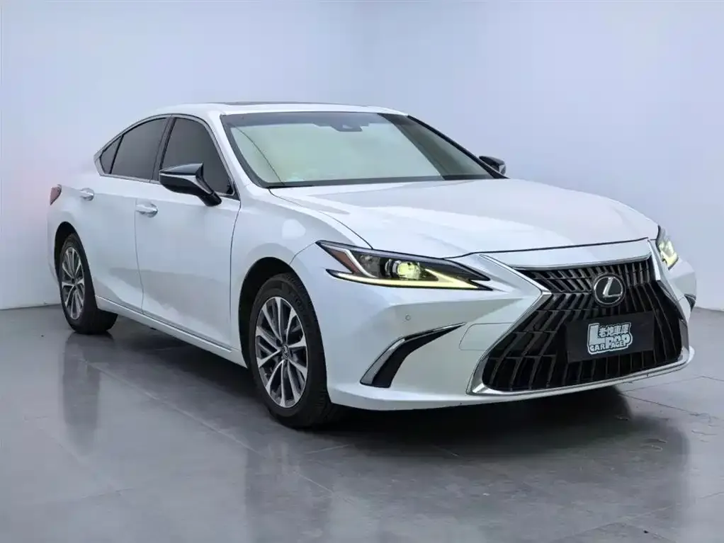 Lexus ES 2023 из CN, фото 1