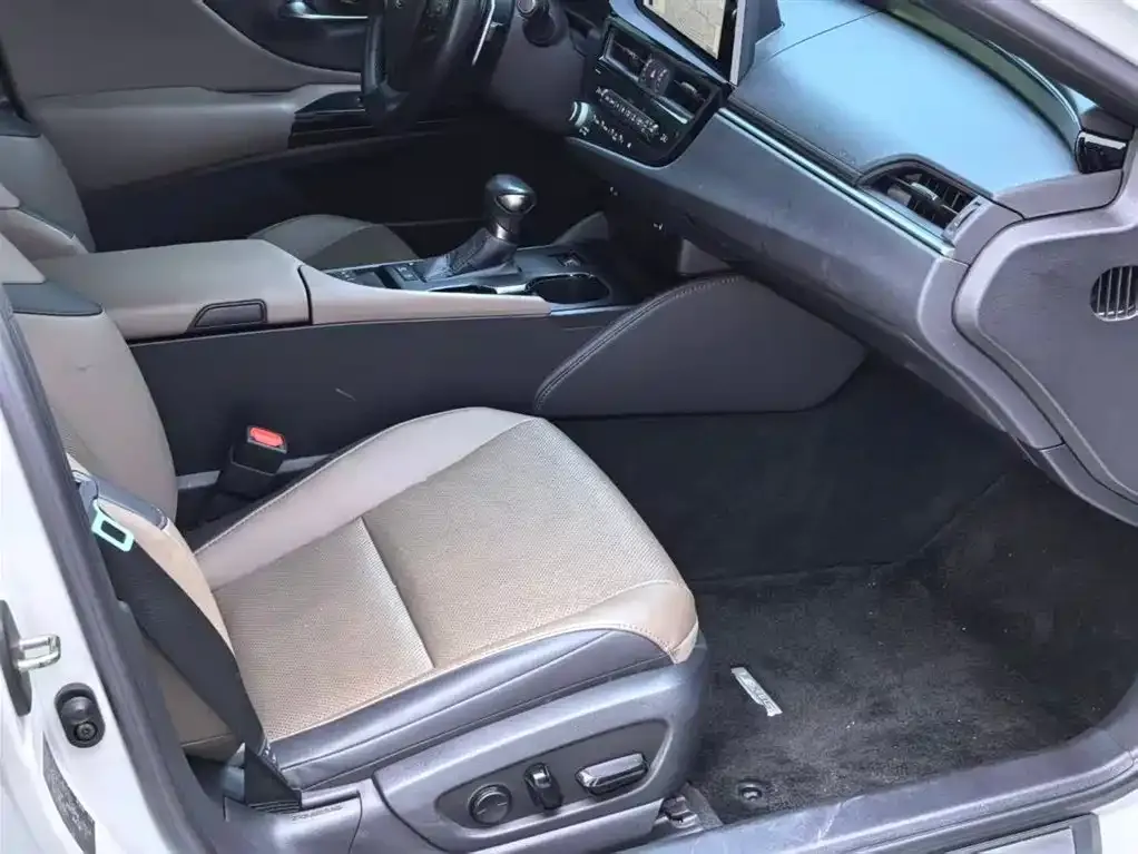 Lexus ES 2023 из CN, фото 8