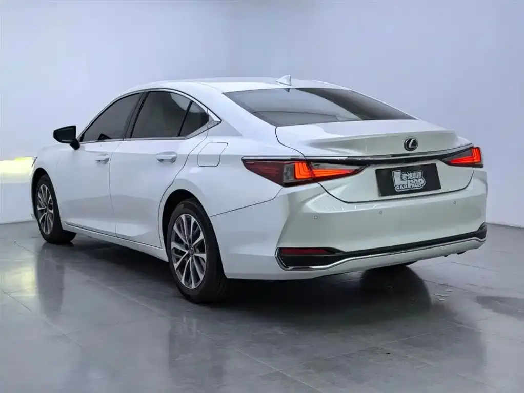 Lexus ES 2023 из CN, фото 6