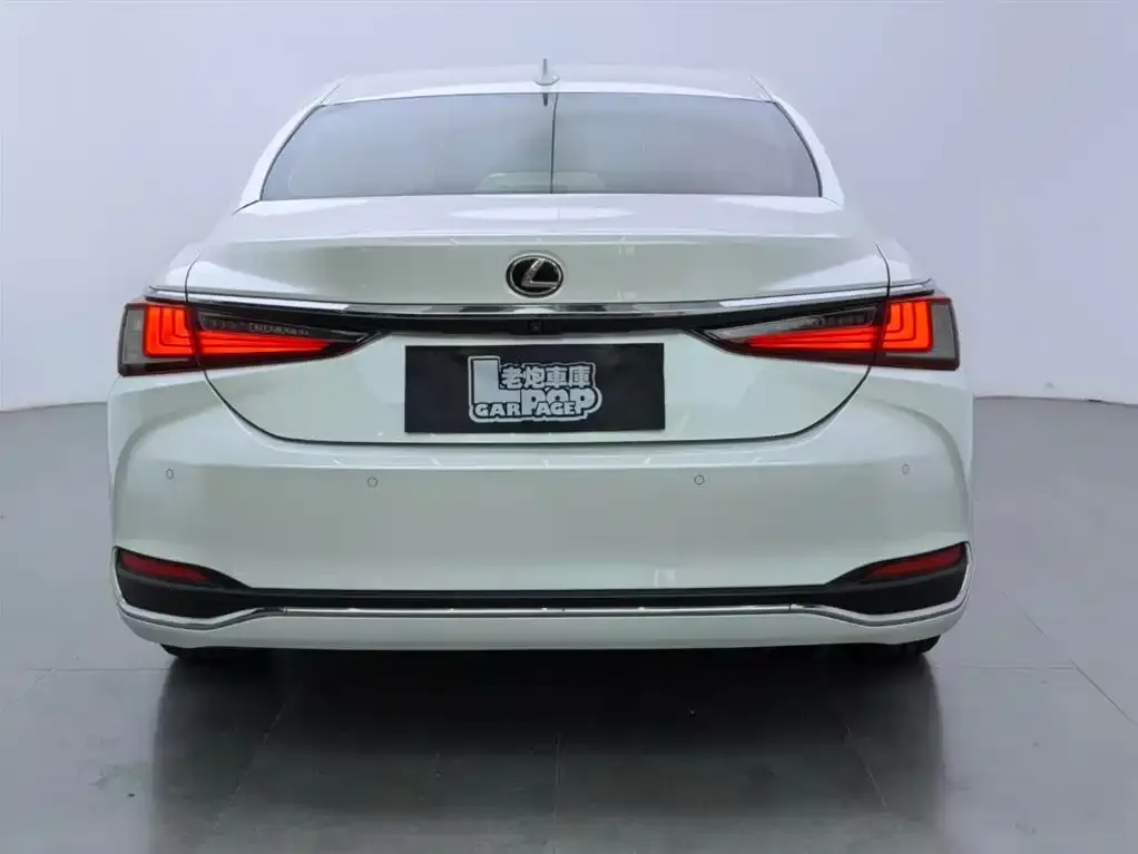 Lexus ES 2023 из CN, фото 2