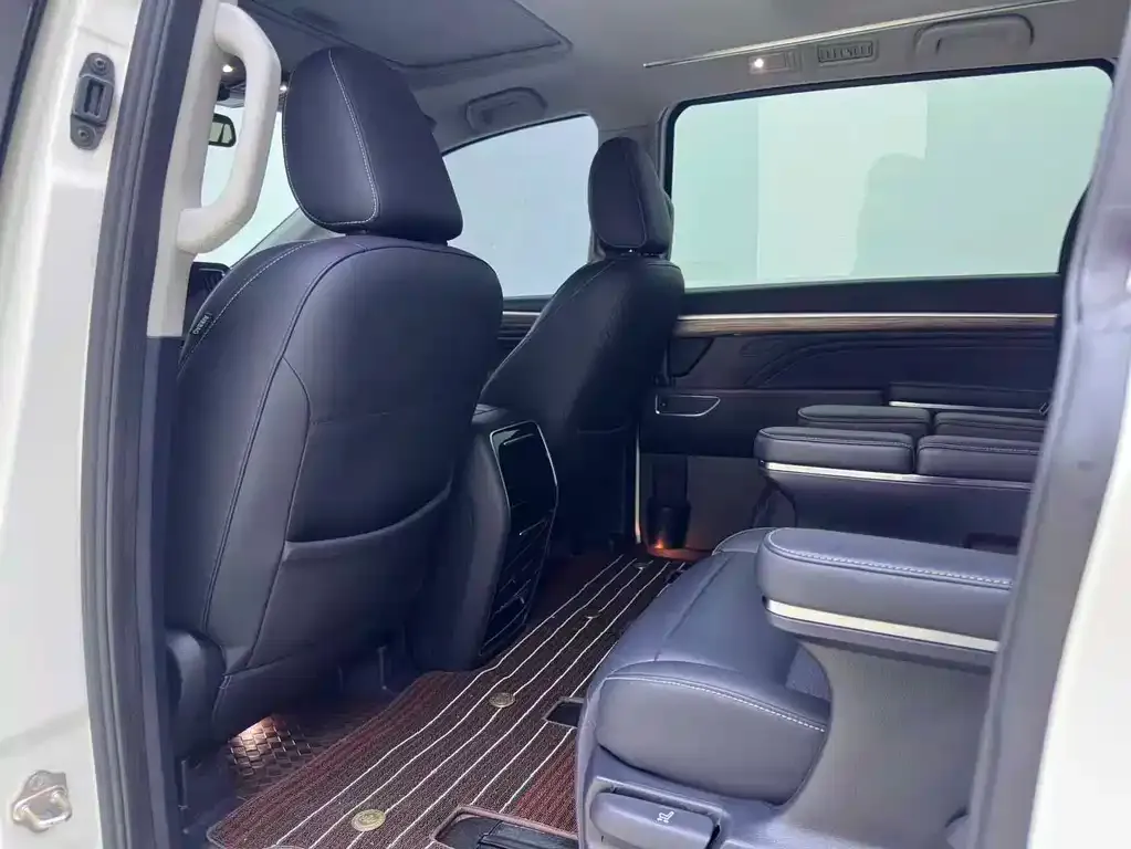 GAC Motor Trumpchi M8 — фото 10