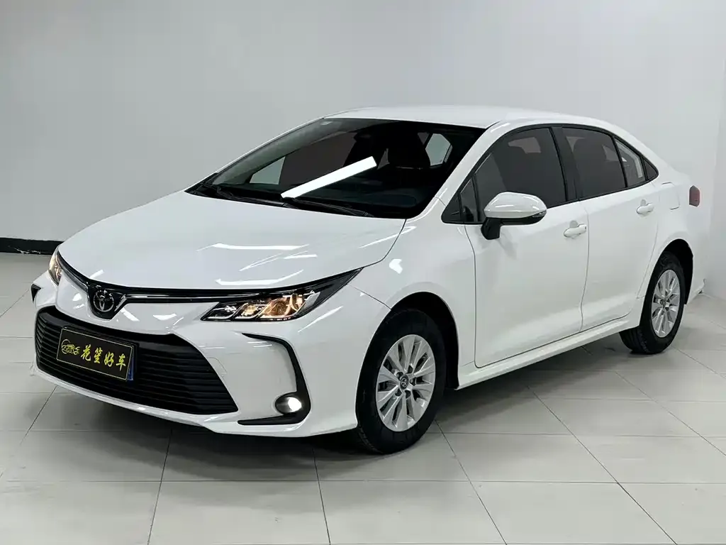 Toyota Corolla — фото 1