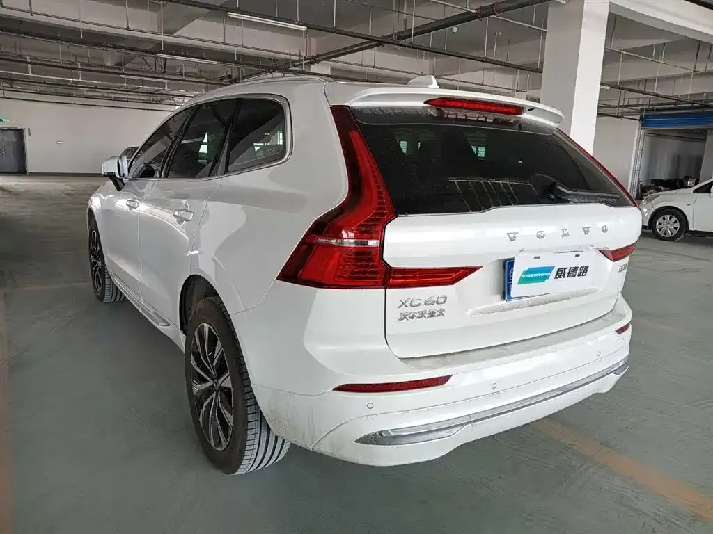 Volvo XC60 — фото 2