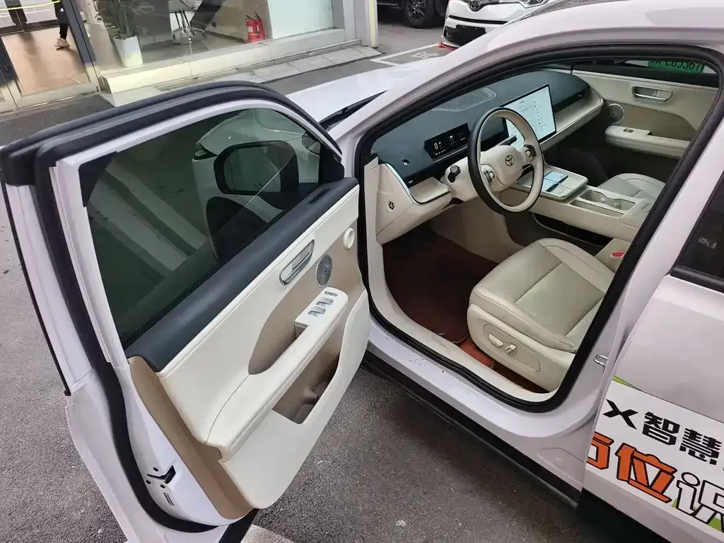 Toyota Platinum 3X 2025 из CN, фото 7