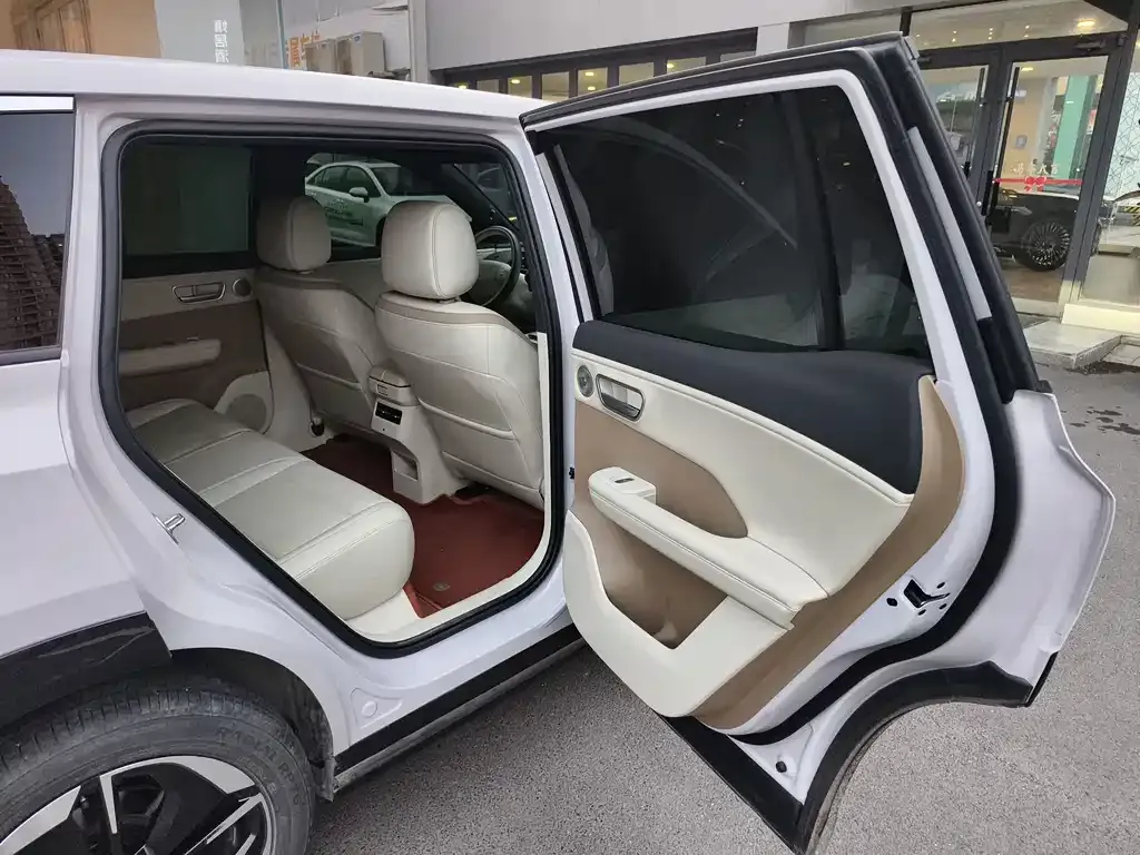 Toyota Platinum 3X 2025 из CN, фото 2