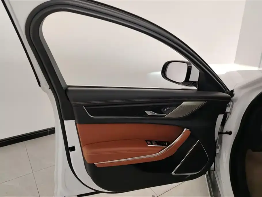 Jaguar XFL 2022 из CN, фото 7