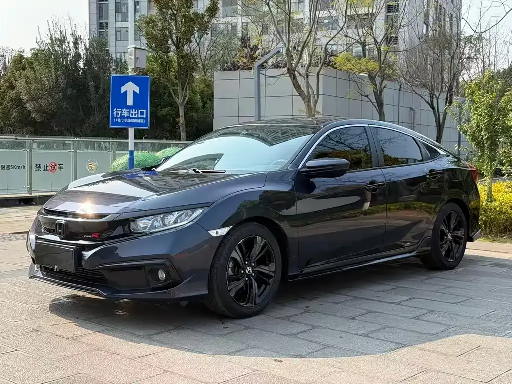 Honda Civic — фото 1