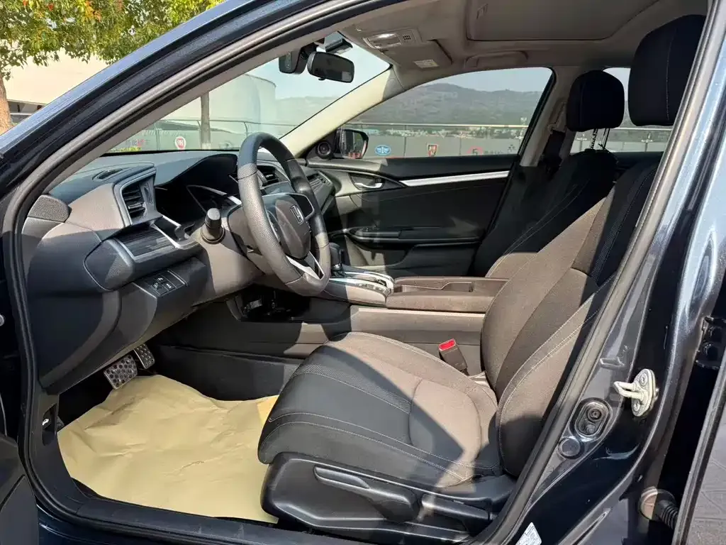 Honda Civic — фото 8