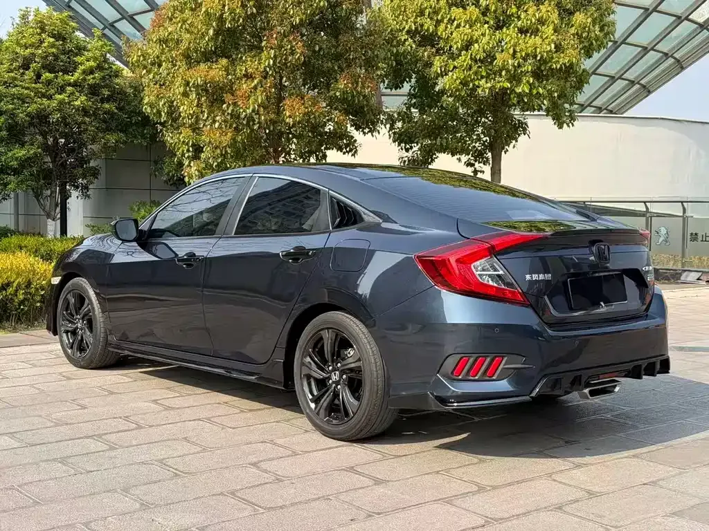 Honda Civic — фото 10
