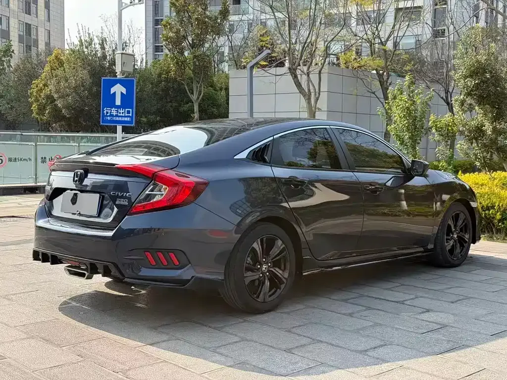 Honda Civic — фото 9