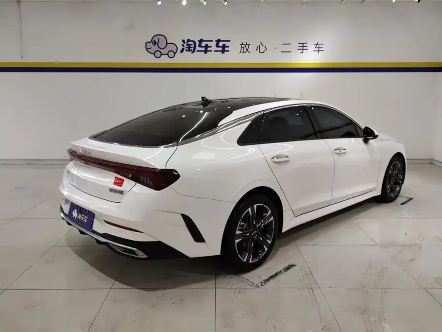 Kia K5 2023 из CN, фото 2