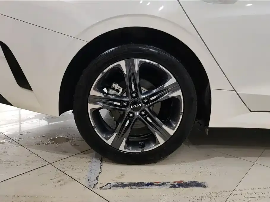 Kia K5 2023 из CN, фото 8