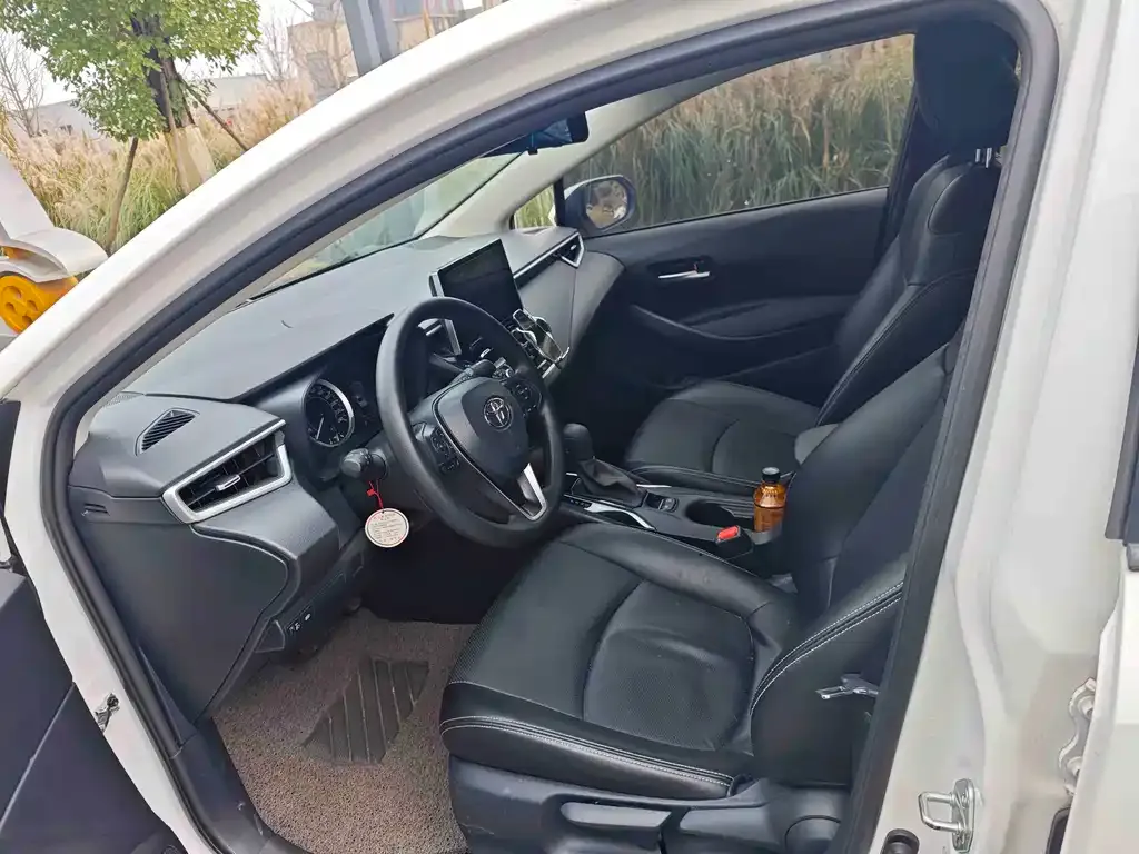 Toyota Corolla 2023 из CN, фото 3