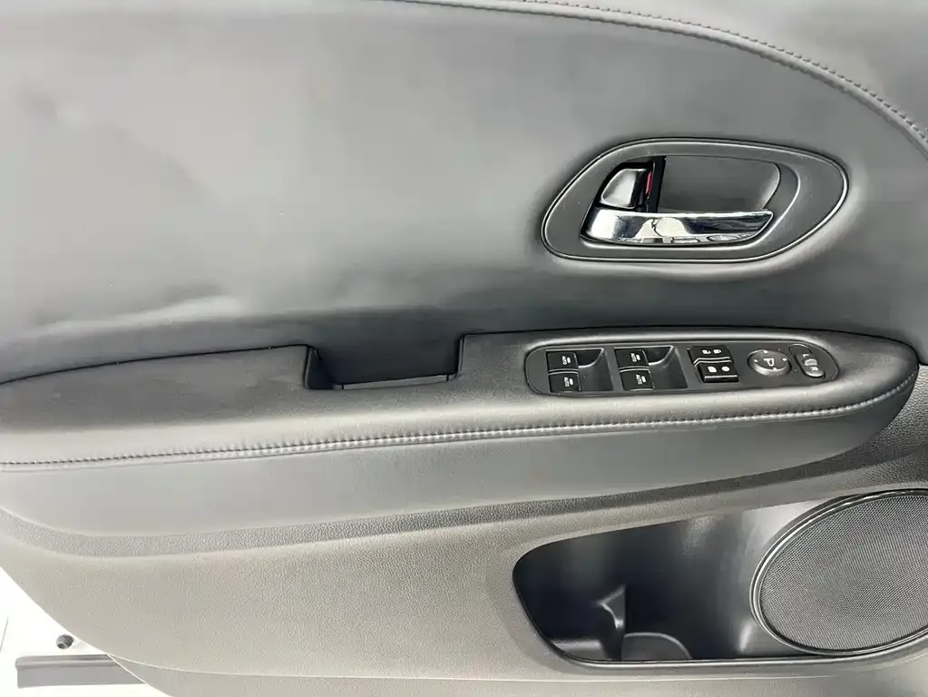 Toyota Corolla 2023 из CN, фото 6