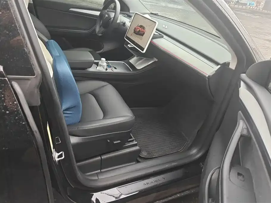 Tesla Model Y 2024 из CN, фото 5