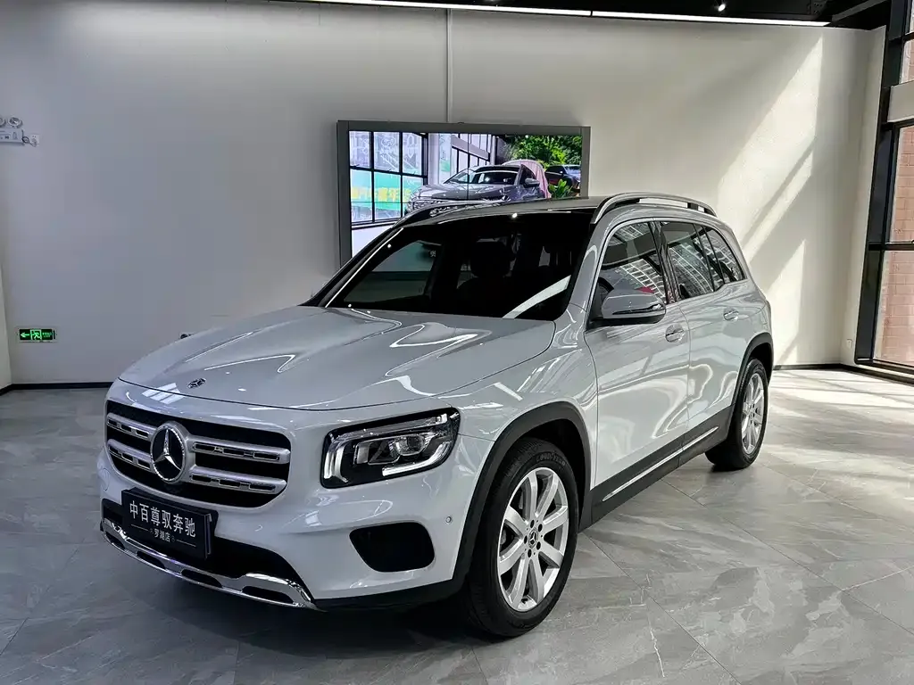 Mercedes-Benz GLB — фото 1