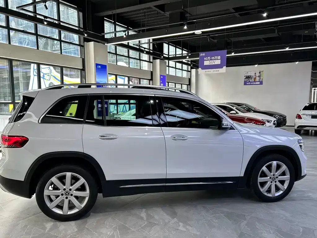 Mercedes-Benz GLB — фото 10