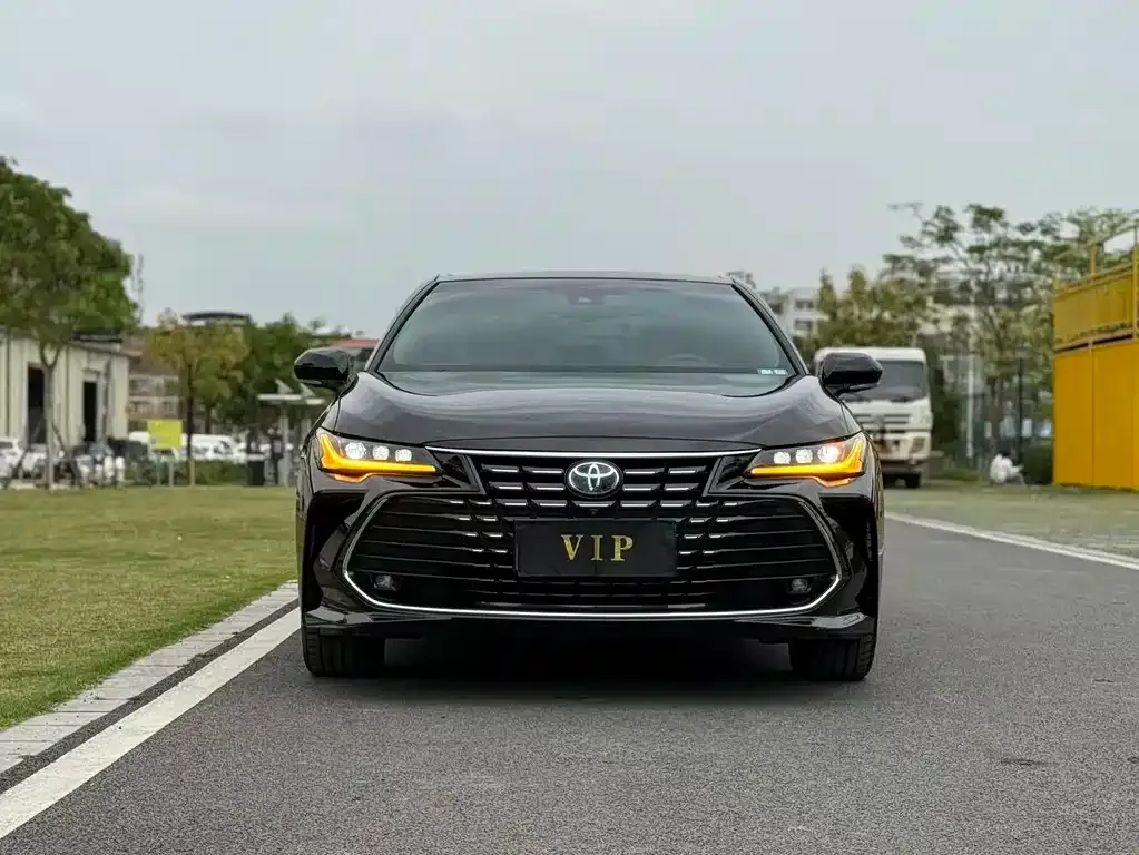 Toyota Avalon — фото 3