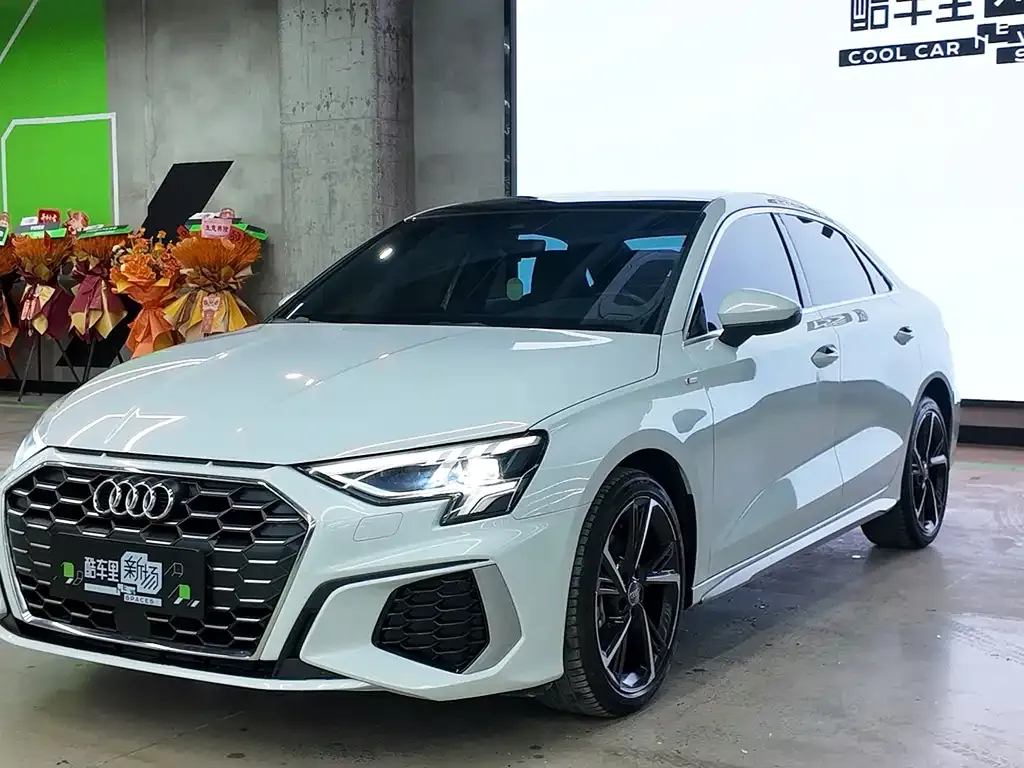 Audi A3 — фото 1