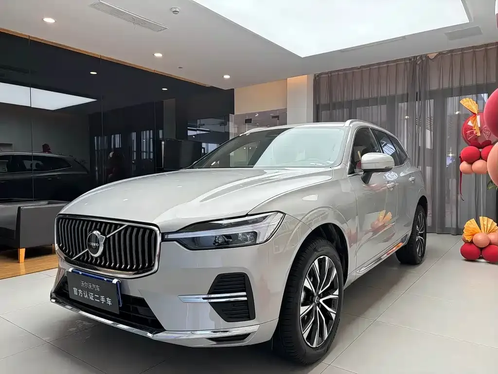Volvo XC60 — фото 1