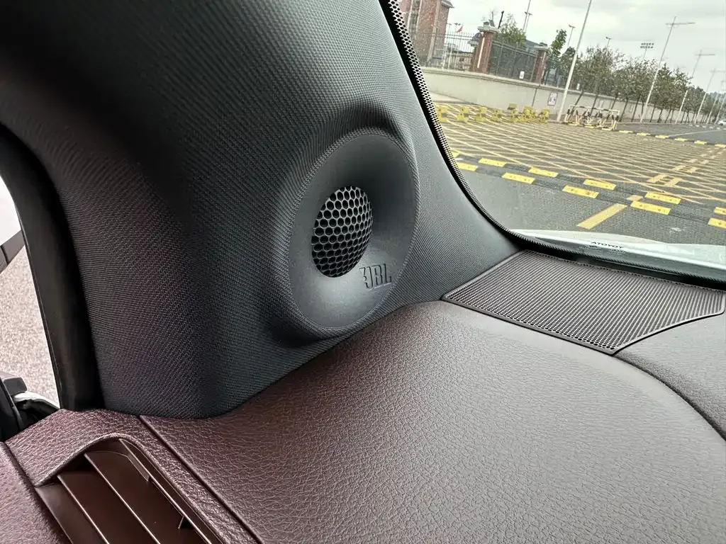 Toyota Sienna — фото 10
