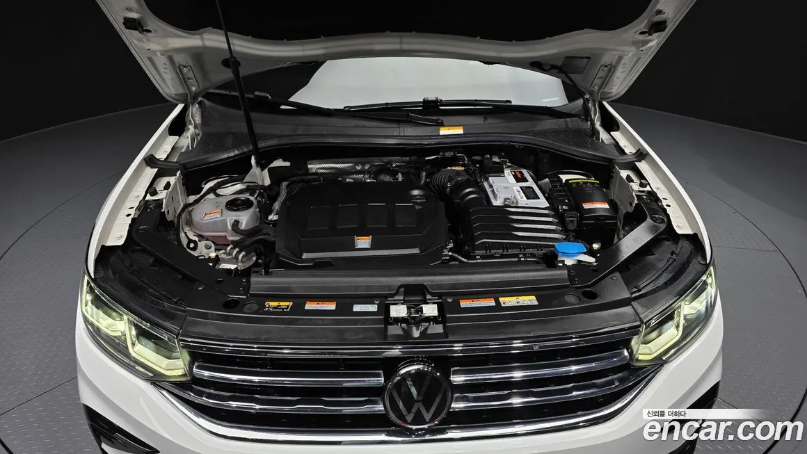Volkswagen Tiguan — фото 8