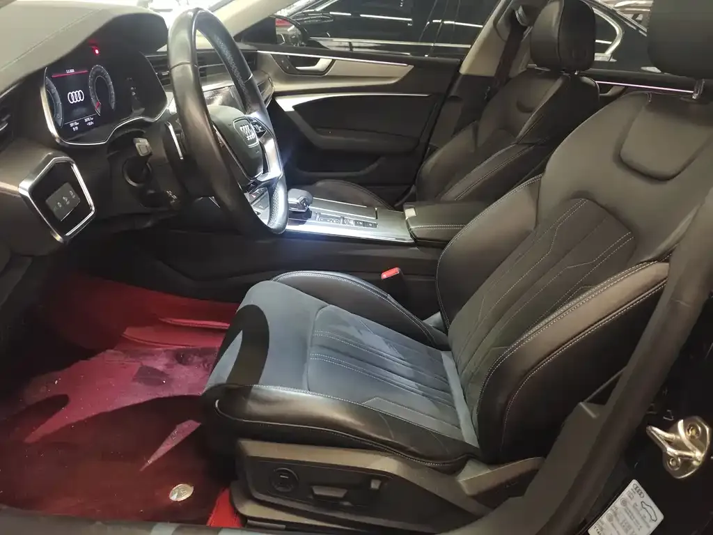 Audi A7L 2023 из CN, фото 9