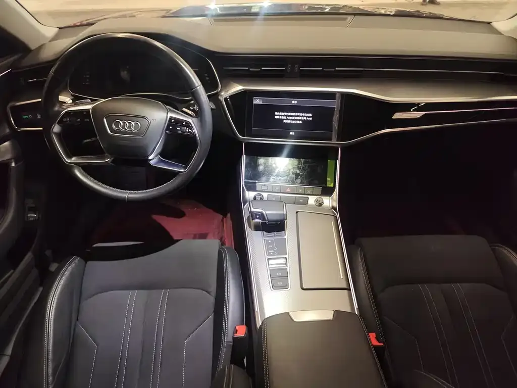 Audi A7L 2023 из CN, фото 2