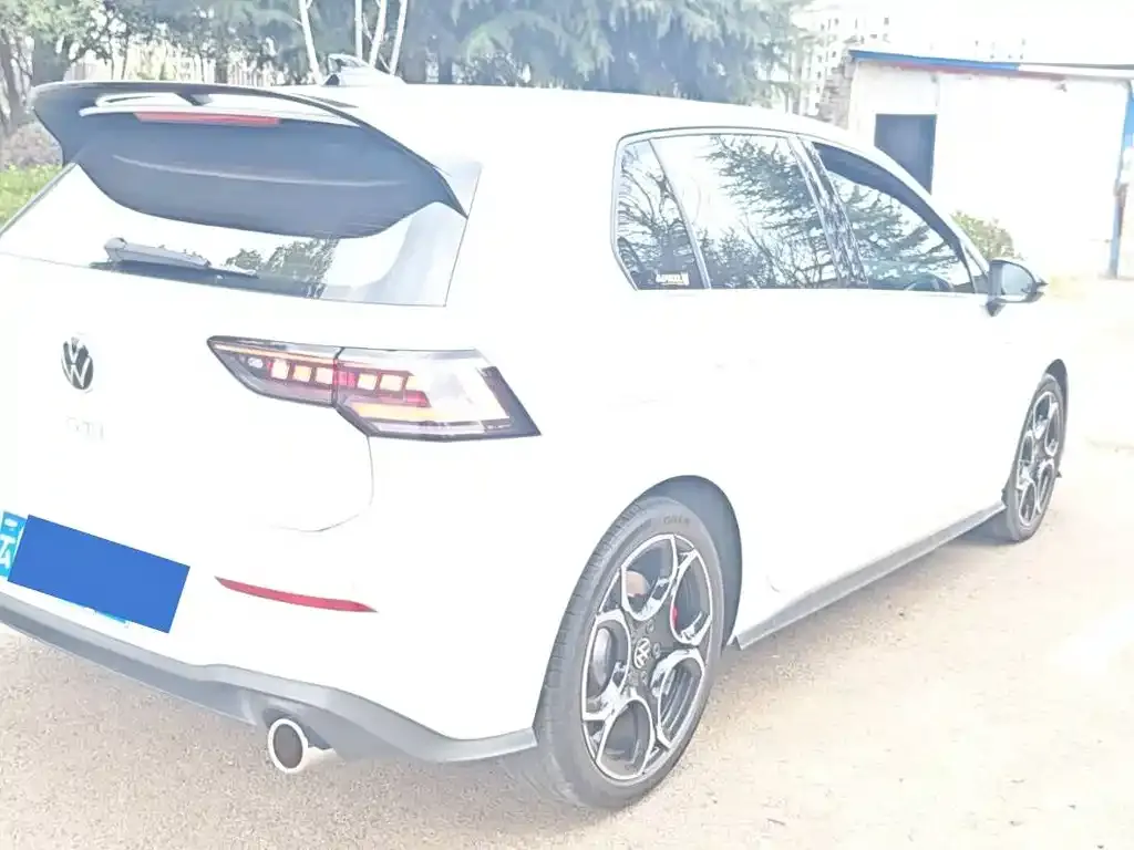 Volkswagen Golf GTI — фото 7
