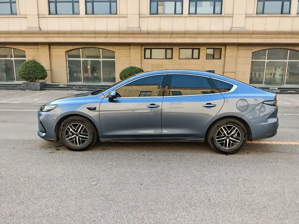 BYD Seal 05 DM-i — фото 10