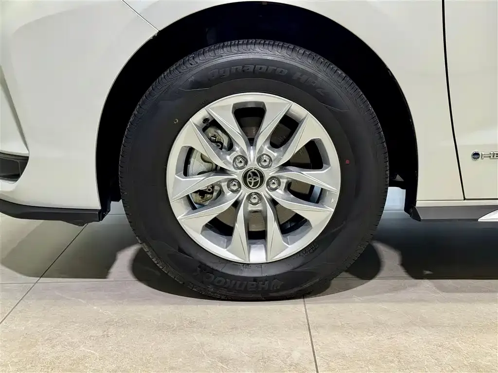 Toyota Granvia 2024 из CN, фото 10
