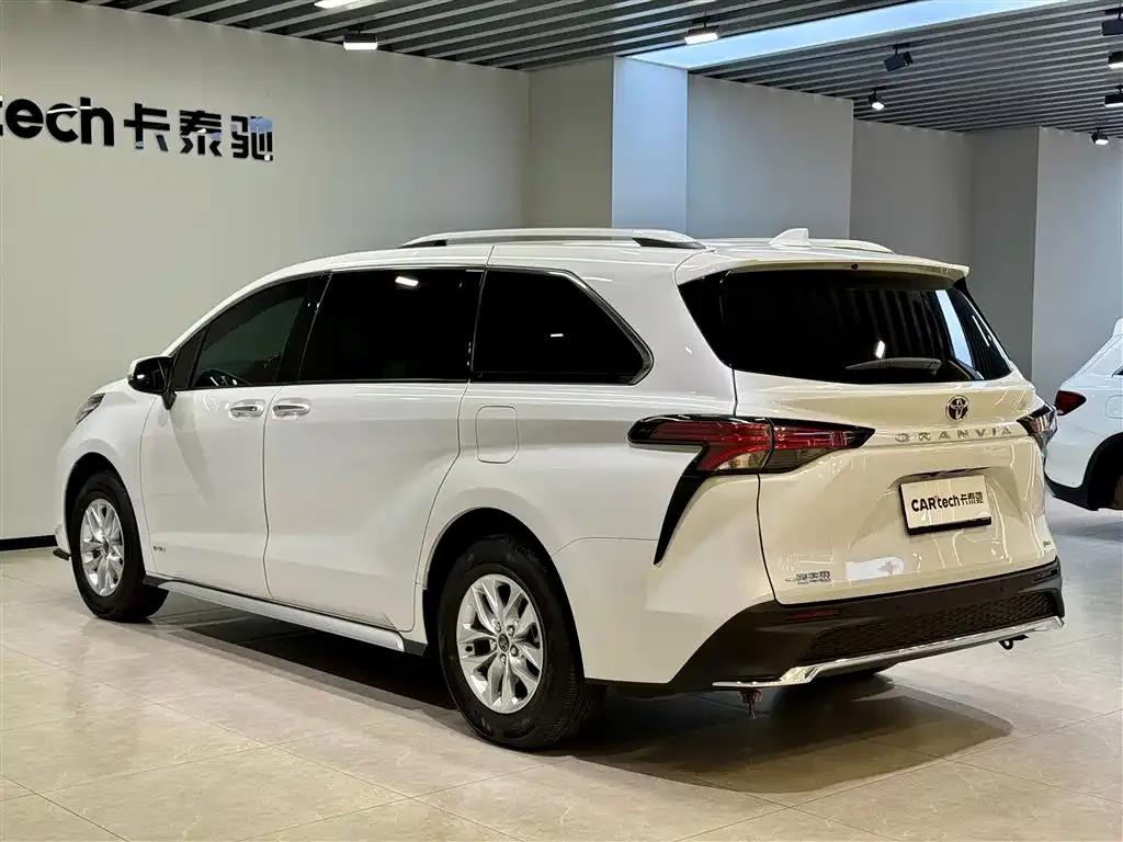 Toyota Granvia 2024 из CN, фото 7
