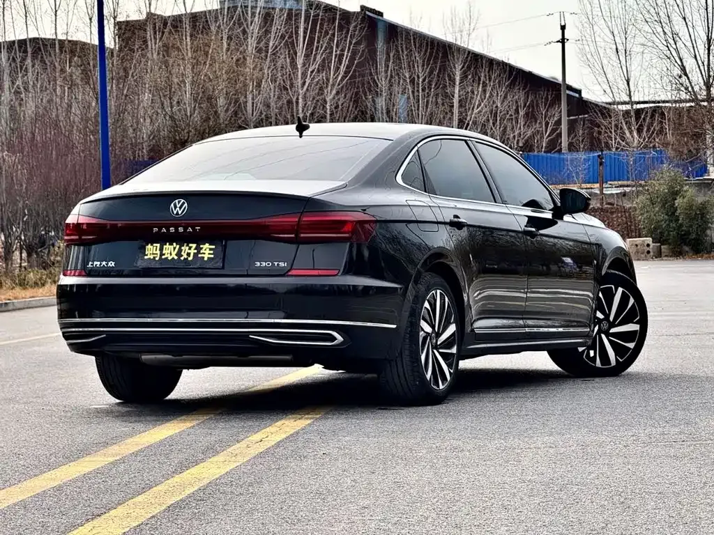 Volkswagen Passat — фото 4