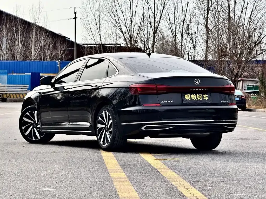 Volkswagen Passat — фото 7