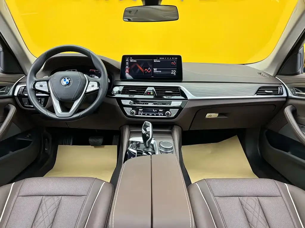 BMW 5 Series — фото 8