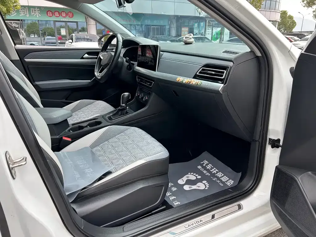 Volkswagen Lavida 2022 из CN, фото 10