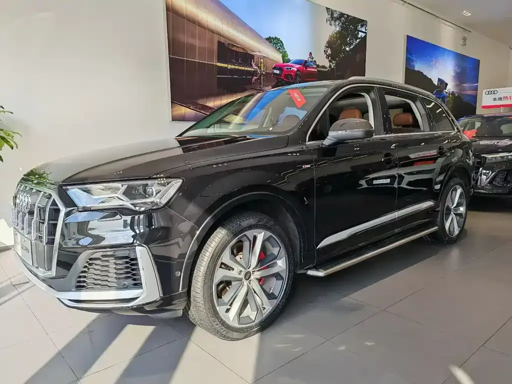 Audi Q7 2023 из CN, фото 1
