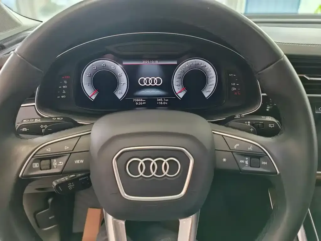 Audi Q7 2023 из CN, фото 4