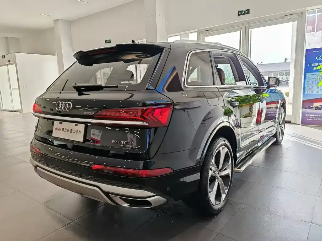 Audi Q7 2023 из CN, фото 8