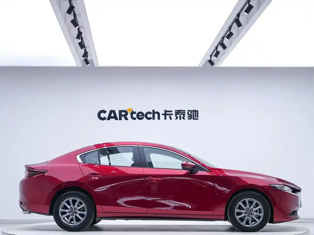Mazda 3 Axela — фото 10