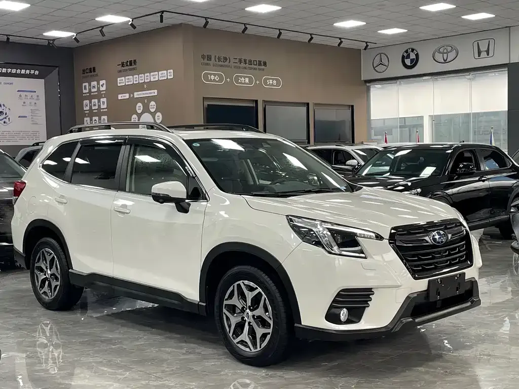 Subaru Forester 2022 из CN, фото 2