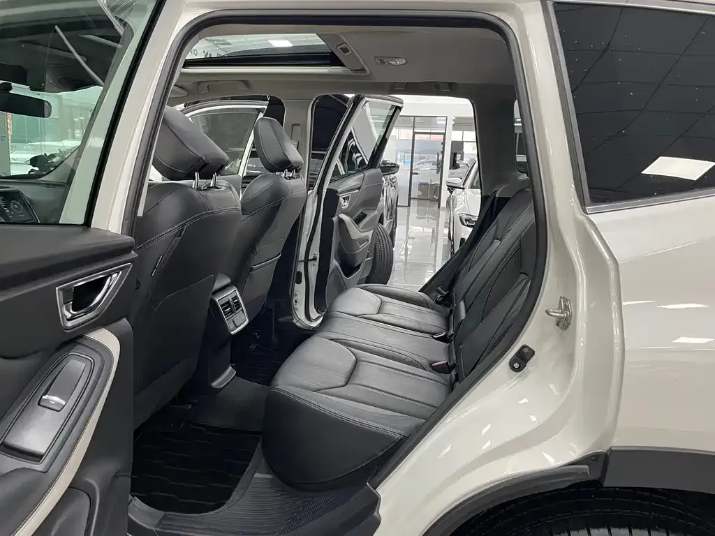 Subaru Forester 2022 из CN, фото 6